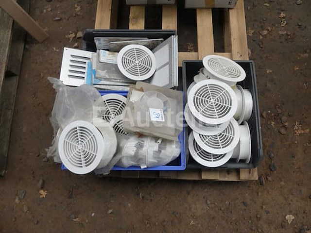 Set van verschillende ventilatieroosters - afbeelding 1 van  5