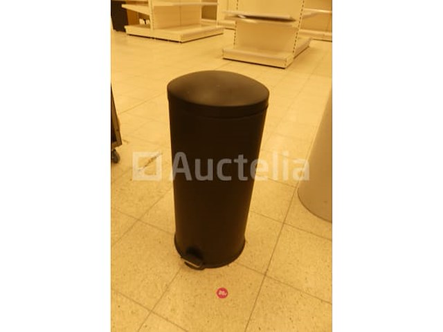 Set van verschillende vuilnisbakken - afbeelding 5 van  7