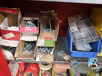 Set van werkplaatskasten met inhoud - afbeelding 13 van  18