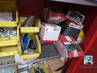Set van werkplaatskasten met inhoud - afbeelding 14 van  18