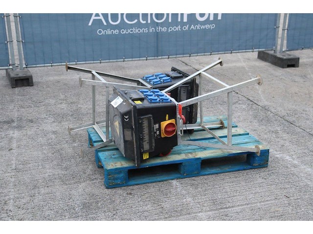 Set verdeelkasten bos midi hoog elektrisch 400v 2018 - afbeelding 1 van  1