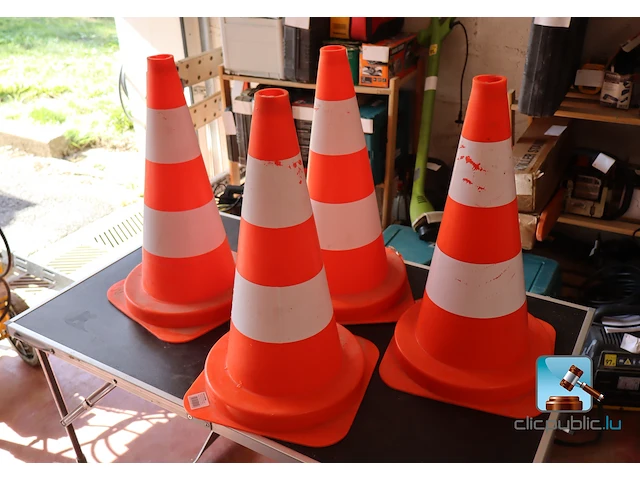 Set verkeerskegels - afbeelding 1 van  3