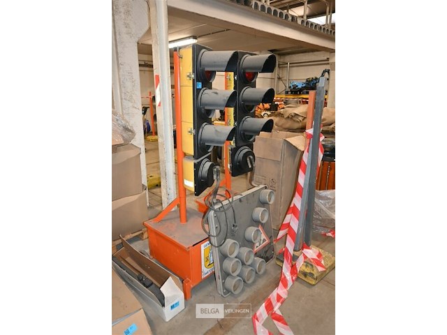 Set verkeerslichten - afbeelding 1 van  6