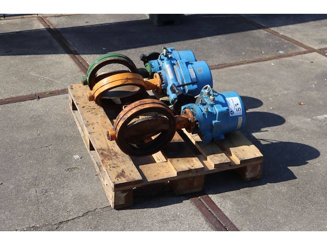 Set vlinderkleppen econ ela500 elektrisch 230v 3stuks - afbeelding 1 van  1