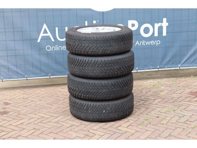 Set winterbanden 4 stuks - afbeelding 1 van  1