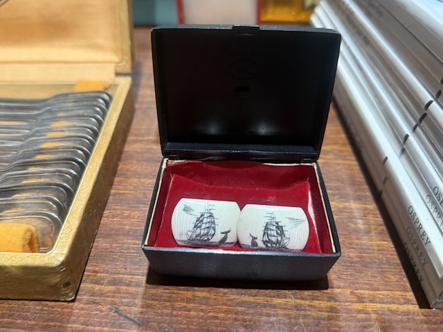 Setje vintage manchetknopen met zeilschip - afbeelding 1 van  3