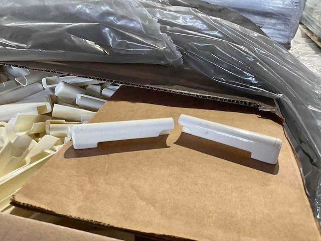 Sets afdekkappen voor draaikipramen (30000x) - (kp1010) - afbeelding 2 van  8