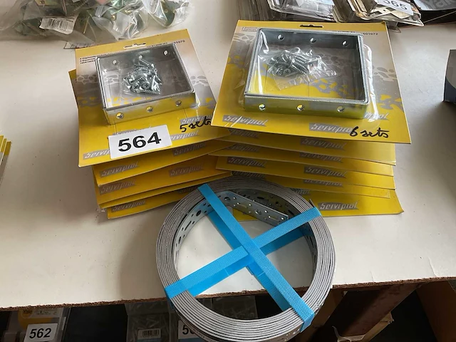 Sets met hoek verbindingen en band ijzer - afbeelding 1 van  6