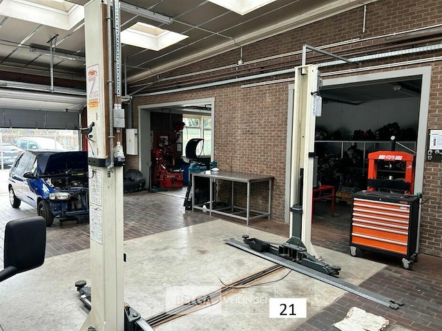 Seven 2-koloms hefbrug 4000kg (defect) - afbeelding 1 van  7