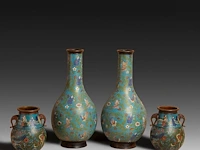 Seven japanese champlevé enameled bronzes, including figures and vases, 19th/20thc, tallest h 45,5 cm - afbeelding 2 van  6