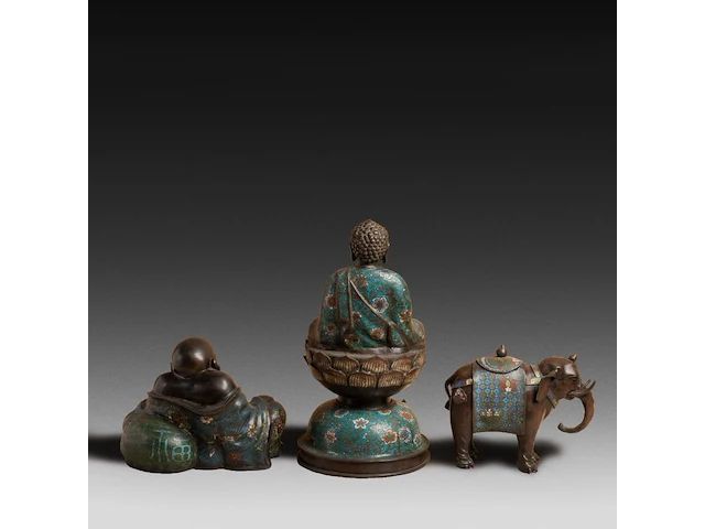 Seven japanese champlevé enameled bronzes, including figures and vases, 19th/20thc, tallest h 45,5 cm - afbeelding 4 van  6