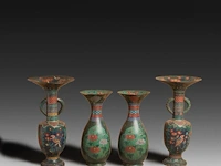 Seven japanese champlevé enameled bronzes; three figures representing kannon and two pairs of vases, 19th/20thc, tallest h 66 cm - afbeelding 3 van  10