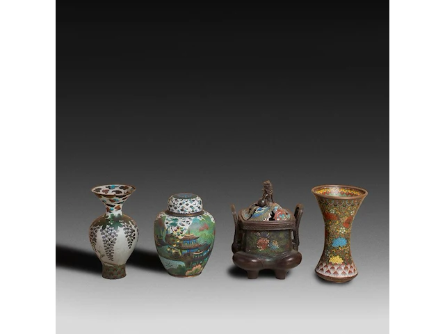 Seven japanese champlevé enameled bronzes; three figures, three vases and one censer, 19th/20thc, tallest h 46 cm - afbeelding 2 van  6