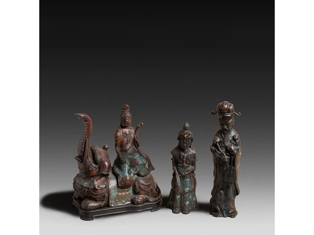 Seven japanese champlevé enameled bronzes; three figures, two bowls and two vases, 19th/20thc, tallest h 70 cm - afbeelding 3 van  7