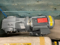 Sew + bauer 0,37 + 2x 0,75 +0,55 kw electro motor met reductie (5x) - afbeelding 7 van  14