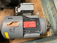 Sew + bauer 0,37 + 2x 0,75 +0,55 kw electro motor met reductie (5x) - afbeelding 9 van  14