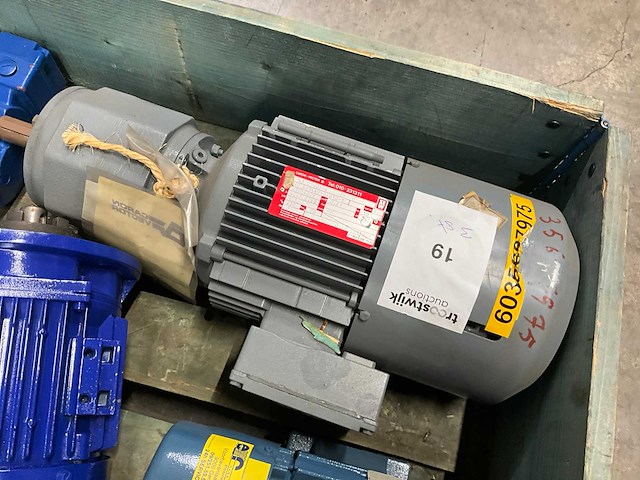 Sew + bauer electro motor met reductie + transformator (5x) - afbeelding 1 van  9