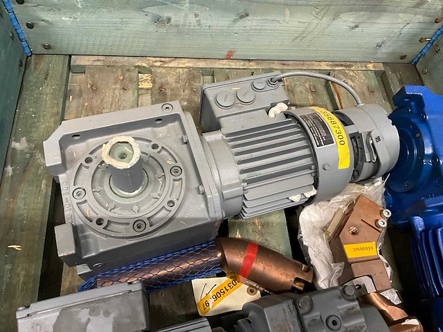 Sew + bauer electro motor met reductie + transformator (5x) - afbeelding 3 van  9