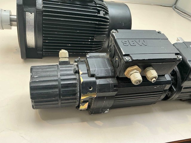 Sew en arnold müller servomotor (2x) - afbeelding 5 van  9