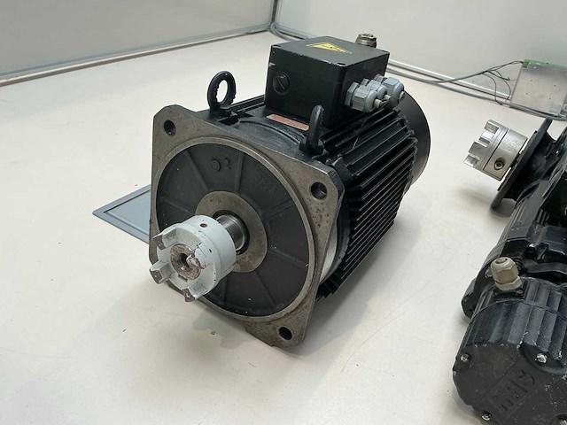 Sew en arnold müller servomotor (2x) - afbeelding 8 van  9