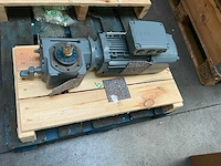 Sew-eurodrive hs41 drn80m4/be1hr/tf haakse reductiemotor