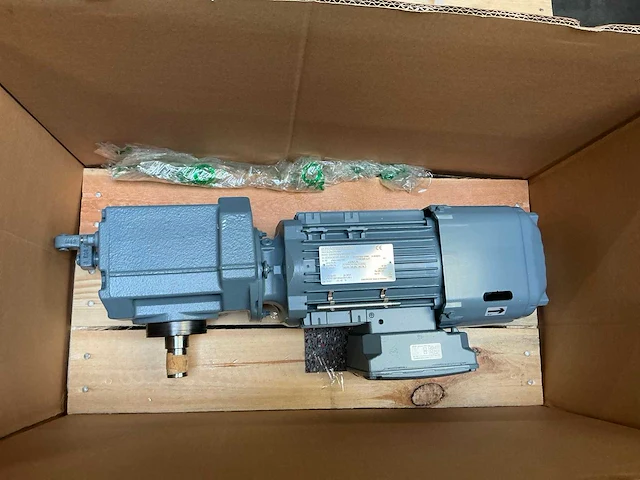Sew-eurodrive hs41 drn80m4/be1hr/tf haakse reductiemotor - afbeelding 2 van  8