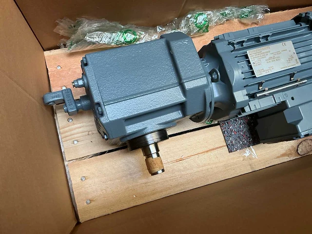 Sew-eurodrive hs41 drn80m4/be1hr/tf haakse reductiemotor - afbeelding 3 van  8