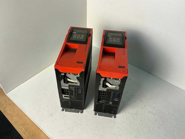 Sew eurodrive movidyn mks51a005-503-50 frequentieregelaar (2x) - afbeelding 1 van  5