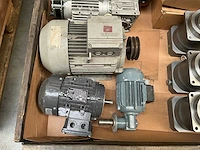 Sew-eurodrive partij elektromotoren en aandrijfonderdelen - afbeelding 2 van  9