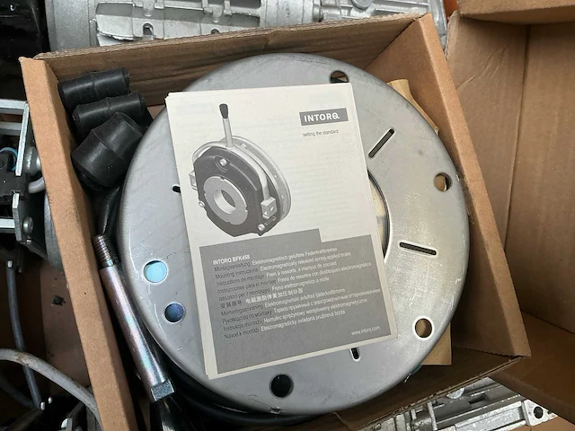 Sew-eurodrive partij elektromotoren en aandrijfonderdelen - afbeelding 8 van  9