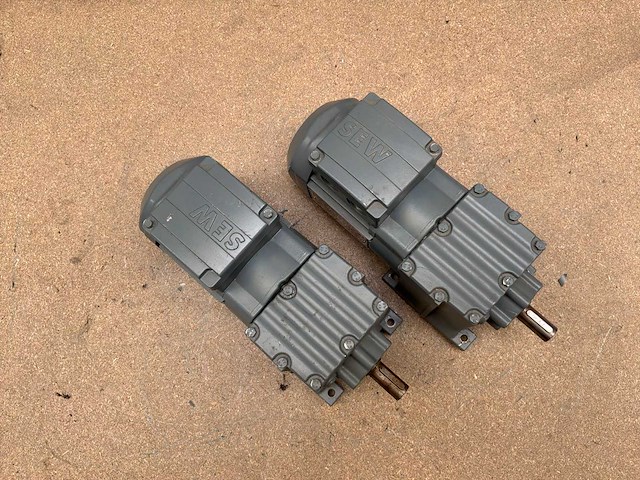 Sew eurodrive r17 dr63l4/th motorreductor (2x) - afbeelding 2 van  9
