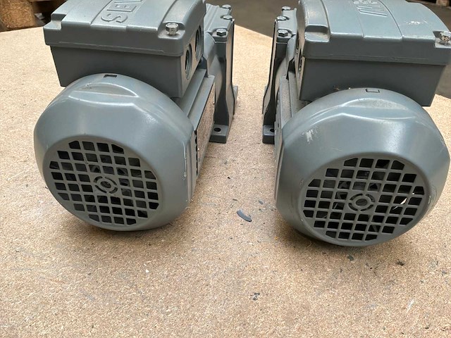 Sew eurodrive r17 dr63l4/th motorreductor (2x) - afbeelding 7 van  9