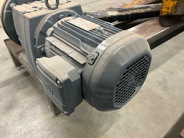 Sew-eurodrive r77f drn100ls4 elektromotor - afbeelding 3 van  8