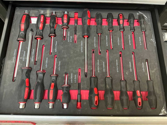 Sg tools gereedschapswagen met inhoud - afbeelding 8 van  10