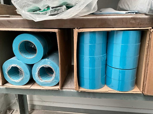 Sgs gereedschapswagen en rek met inhoud, waaronder 3m masking tape - afbeelding 9 van  18