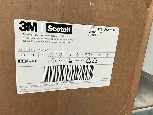 Sgs gereedschapswagen en rek met inhoud, waaronder 3m masking tape - afbeelding 10 van  18