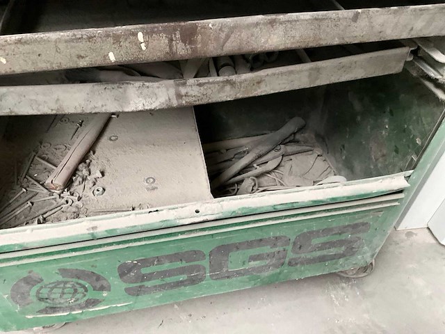 Sgs gereedschapswagen en rek met inhoud, waaronder 3m masking tape - afbeelding 15 van  18