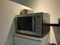 Sharp combimagnetron met grill en heteluchtfunctie