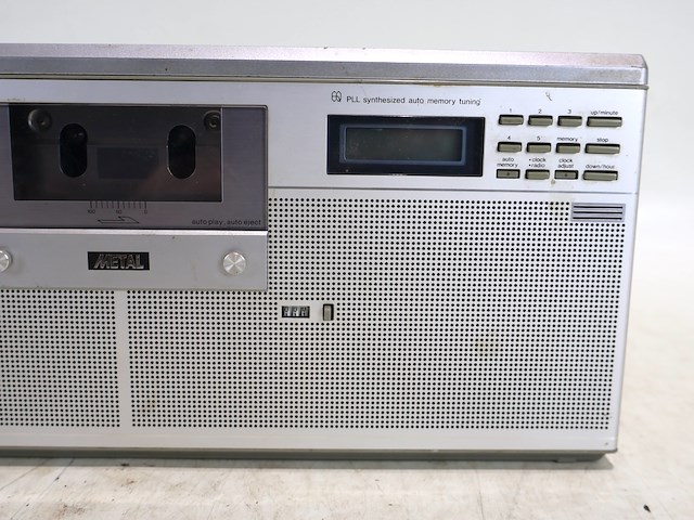 Sharp radio - afbeelding 4 van  7