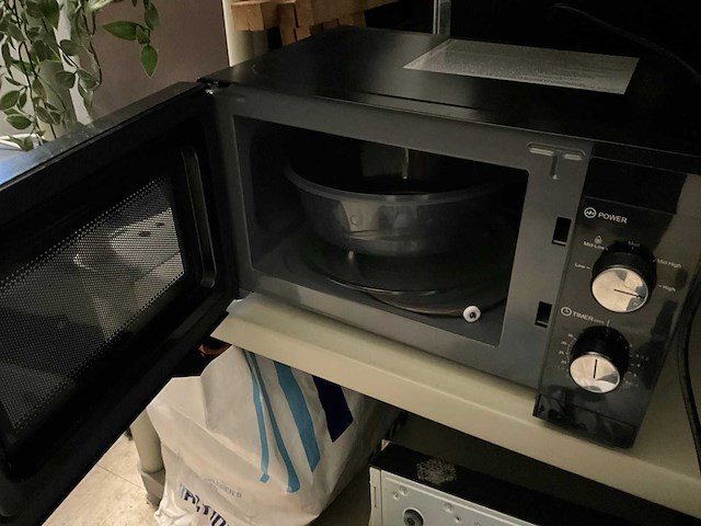 Sharp yc-me01e-b magnetron - afbeelding 3 van  4