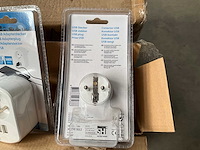 Shi 2x usb 3,4a adapterstekker max 3680w (96x) - afbeelding 1 van  1