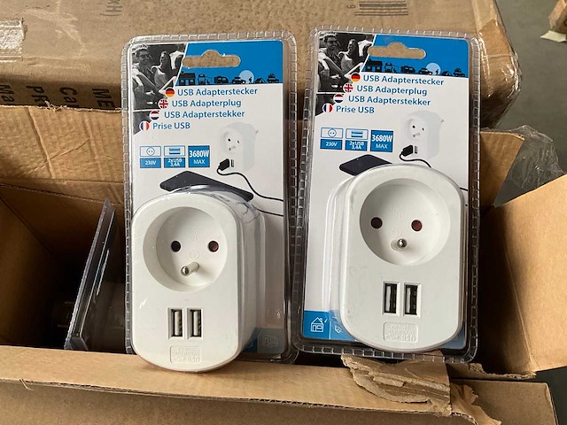 Shi 2x usb 3,4a adapterstekker max 3680w (96x) - afbeelding 1 van  6