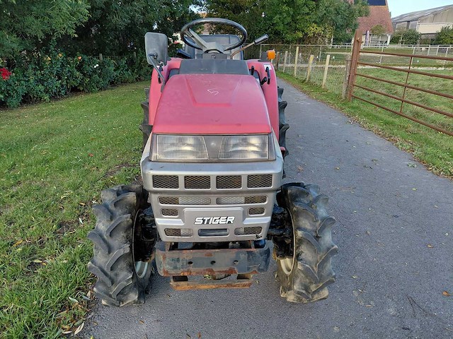 Shibaura p185f vierwielaangedreven minitractor - afbeelding 6 van  13