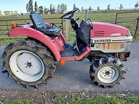 Shibaura p185f vierwielaangedreven minitractor - afbeelding 8 van  13