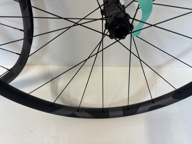 Shimano carbon wielset - afbeelding 3 van  3