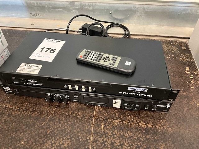 Shiny bow vga matrix switch - afbeelding 1 van  1