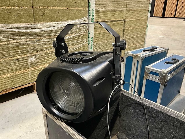 Show tec club color wash 575 spot - afbeelding 1 van  6