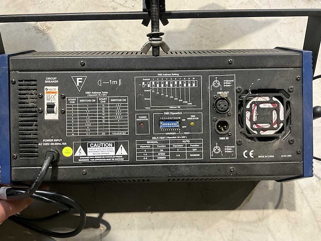 Show tec titanium 1500w dmx strobe met strobe controller-4 strobes - afbeelding 4 van  6