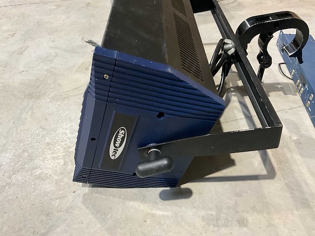 Show tec titanium 1500w dmx strobe met strobe controller-4 strobes - afbeelding 3 van  6