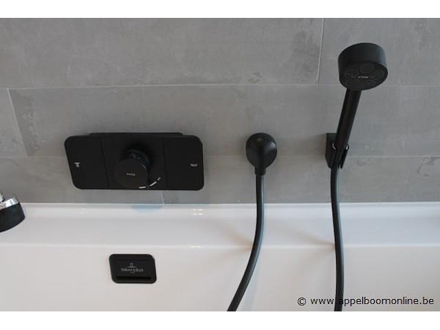 Showroom bad villeroy & boch afm 180x80cm - afbeelding 2 van  2